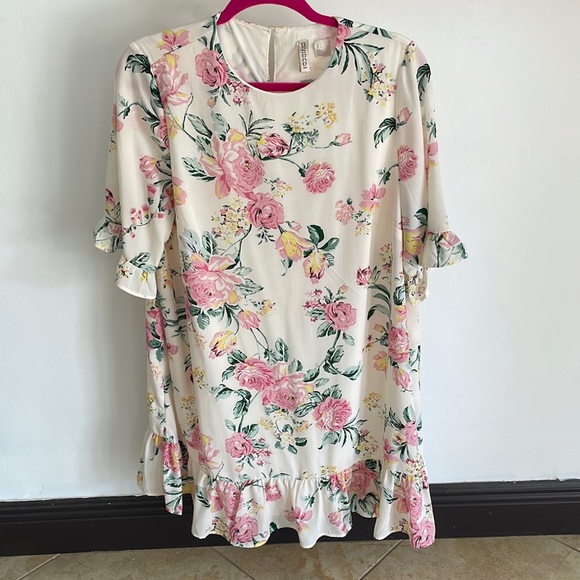 H&M Dresses Pretty Floral Dress Poshmark